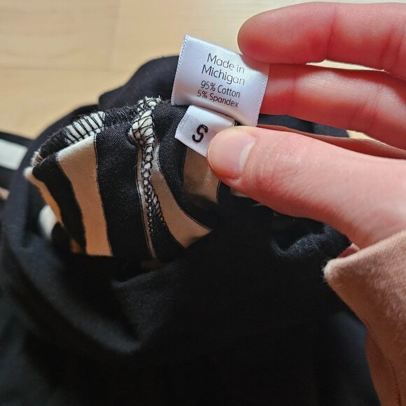 Harmonic Threads - Striped High Waist Shorts - Picture 3 of 4